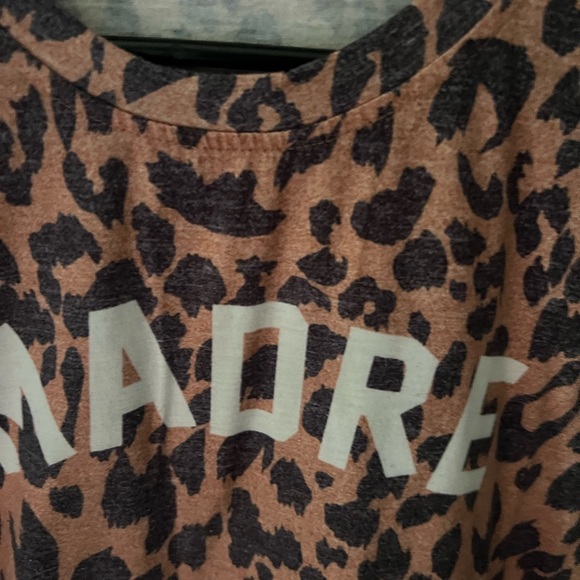 Cheetah print size L madre shirt - Picture 2 of 3